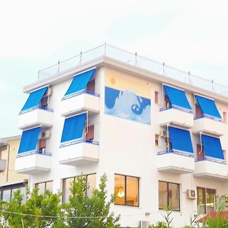 Hotel Mare Blu -- Boutique Пинето Екстериор снимка