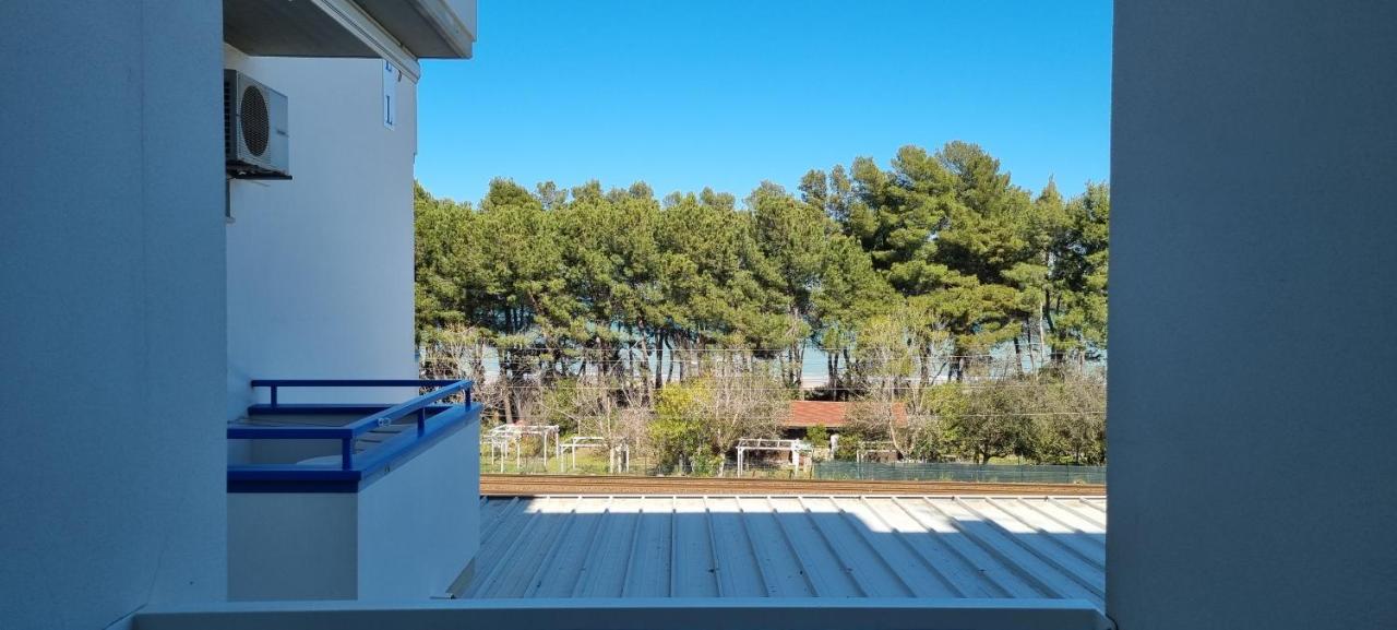 Hotel Mare Blu -- Boutique Пинето Екстериор снимка