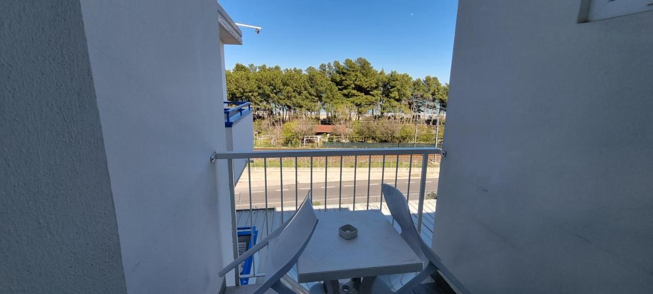 Hotel Mare Blu -- Boutique Пинето Екстериор снимка