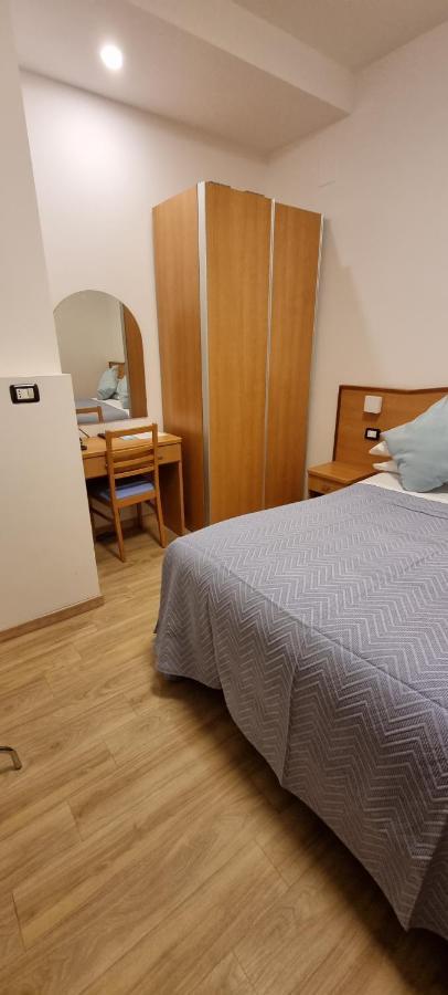 Hotel Mare Blu -- Boutique Пинето Екстериор снимка