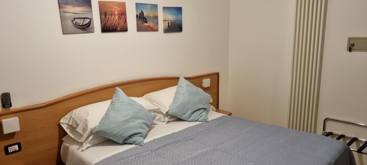 Hotel Mare Blu -- Boutique Пинето Екстериор снимка