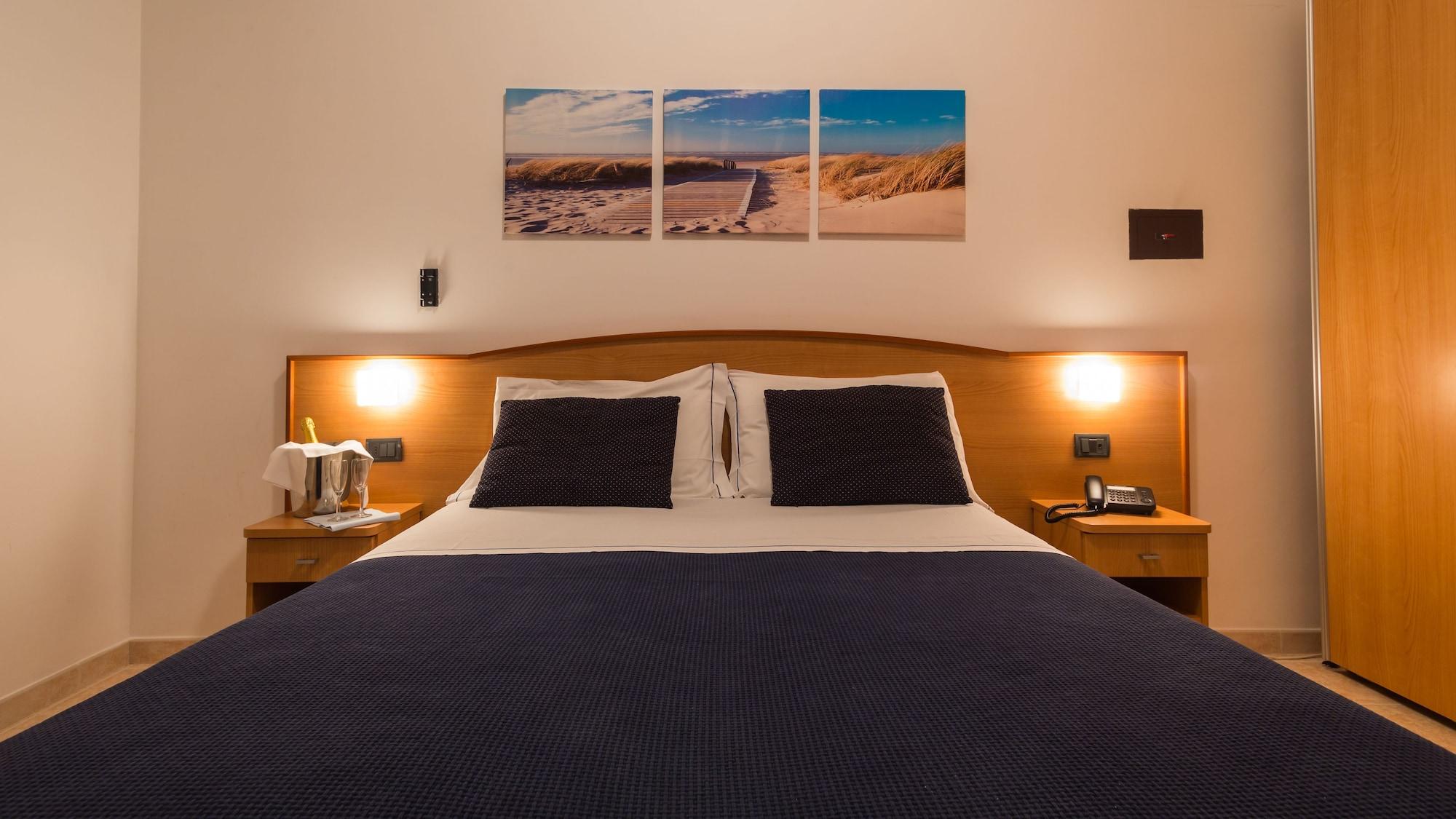 Hotel Mare Blu -- Boutique Пинето Екстериор снимка
