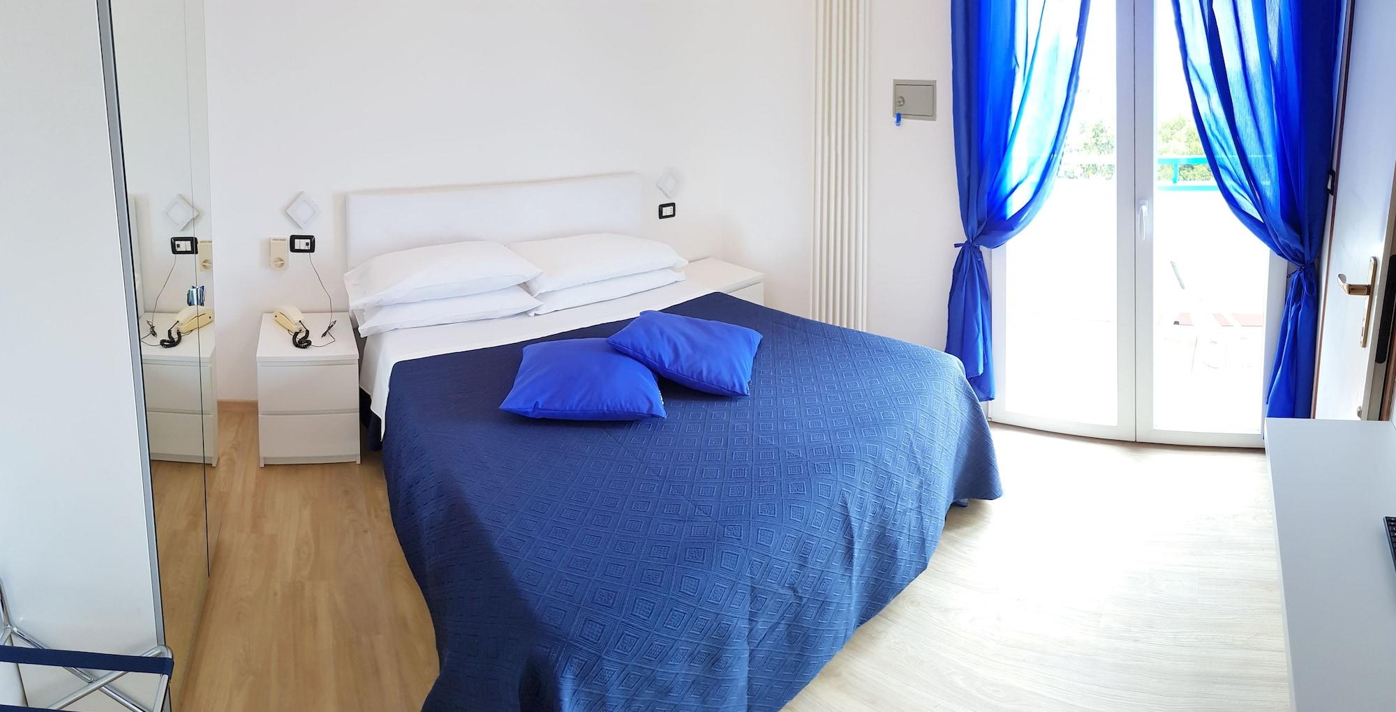 Hotel Mare Blu -- Boutique Пинето Екстериор снимка