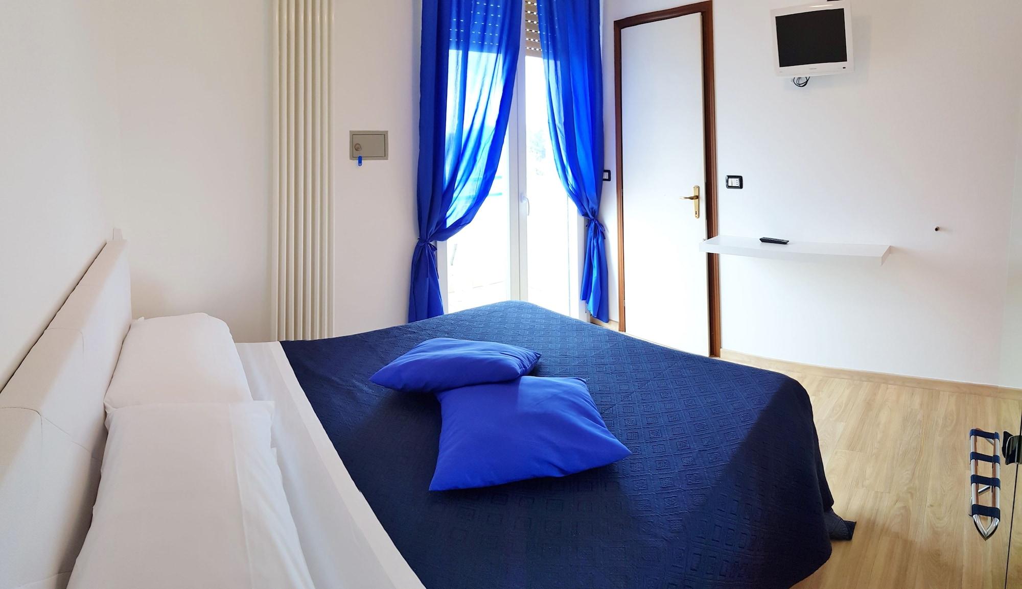 Hotel Mare Blu -- Boutique Пинето Екстериор снимка