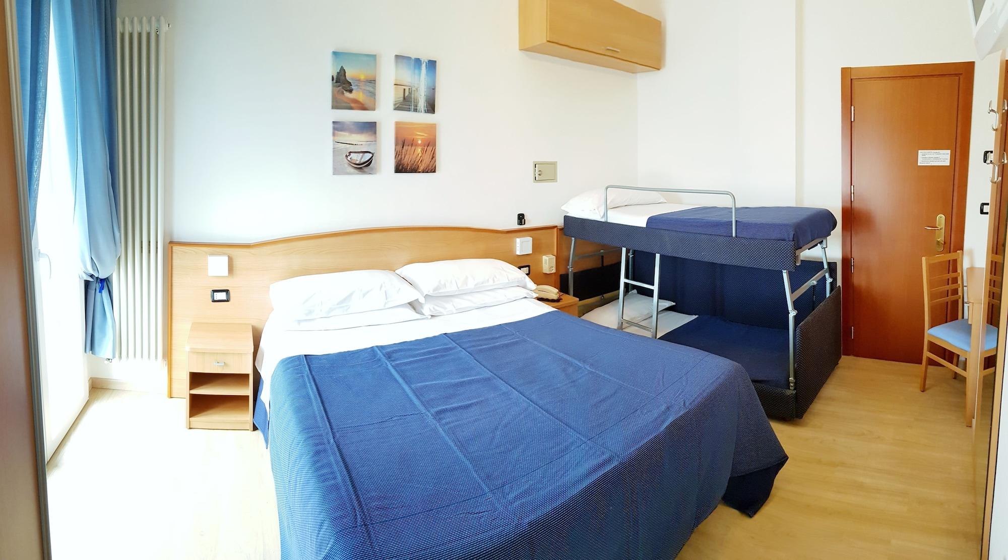 Hotel Mare Blu -- Boutique Пинето Екстериор снимка