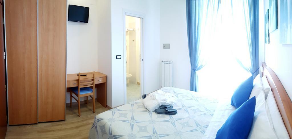 Hotel Mare Blu -- Boutique Пинето Екстериор снимка