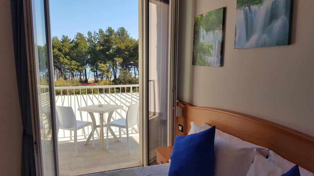 Hotel Mare Blu -- Boutique Пинето Екстериор снимка