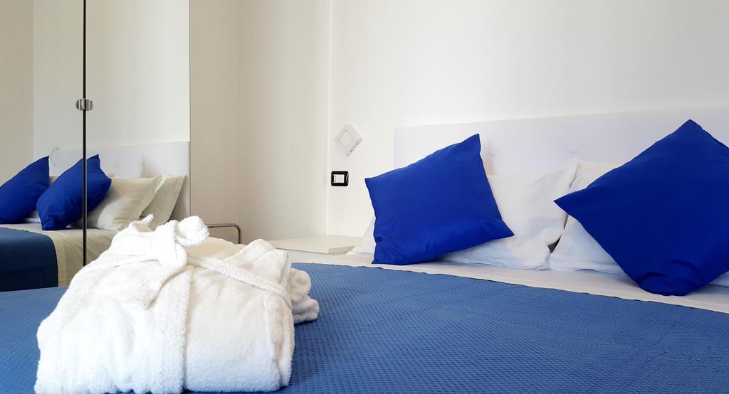 Hotel Mare Blu -- Boutique Пинето Екстериор снимка