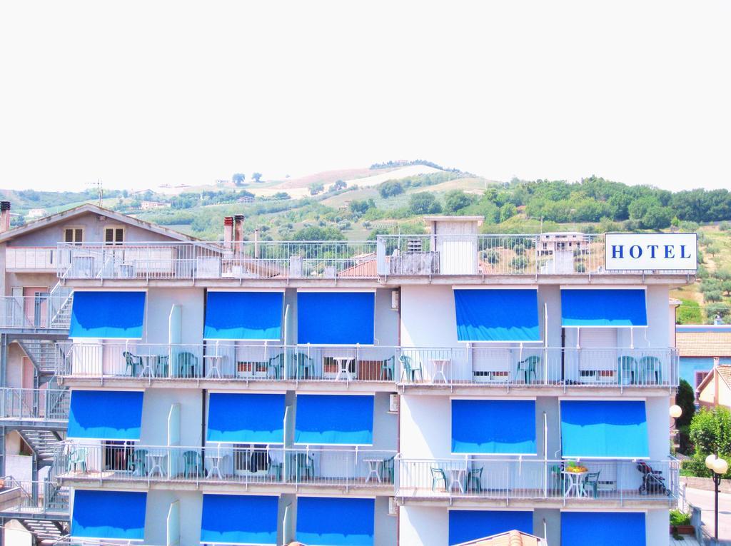 Hotel Mare Blu -- Boutique Пинето Екстериор снимка
